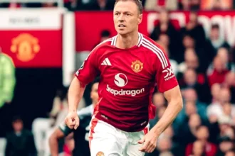 Jonny Evans pensiun