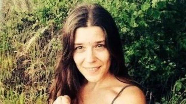 wanita Rusia di gua India